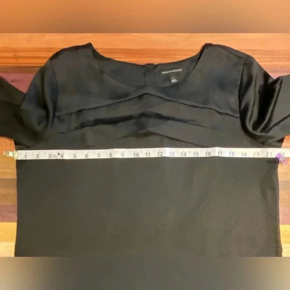 Banana Republic Long Sleeve Satin Flat Chevron Ruffle Top, size L - Picture 10 of 10